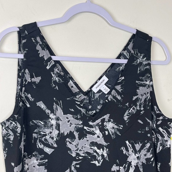 Nordstom Black Printed Sleeveless V-neck Tank Top NWT Size Small - Picture 2 of 7